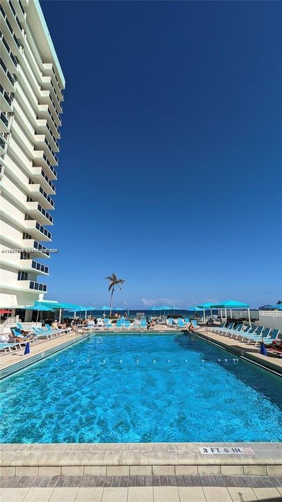 For Sale: $550,000 (2 beds, 2 baths, 1248 Square Feet)