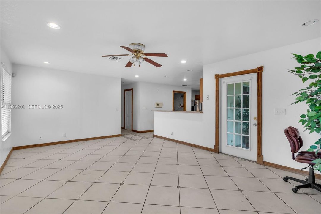 На продажу: $725,000 (4 спален, 4 ванн, 2905 Квадратных фут)