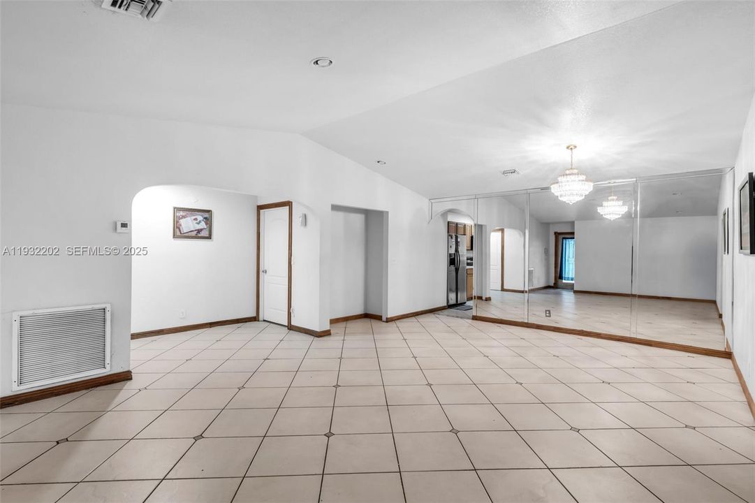 На продажу: $725,000 (4 спален, 4 ванн, 2905 Квадратных фут)