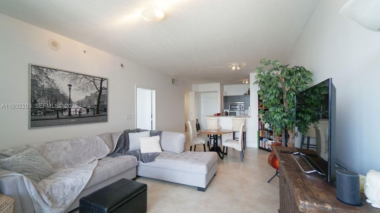 En Venta: $418,000 (1 camas, 1 baños, 755 Pies cuadrados)