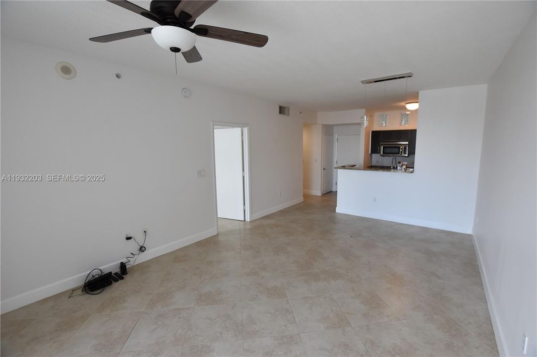 En Venta: $418,000 (1 camas, 1 baños, 755 Pies cuadrados)