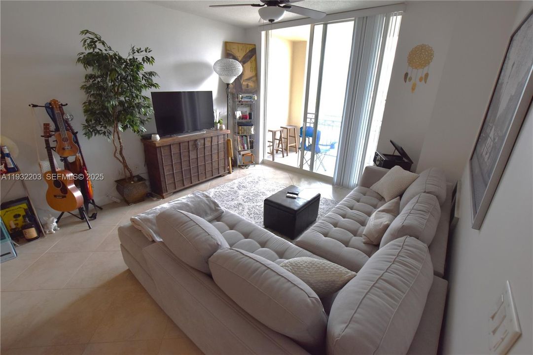 En Venta: $418,000 (1 camas, 1 baños, 755 Pies cuadrados)