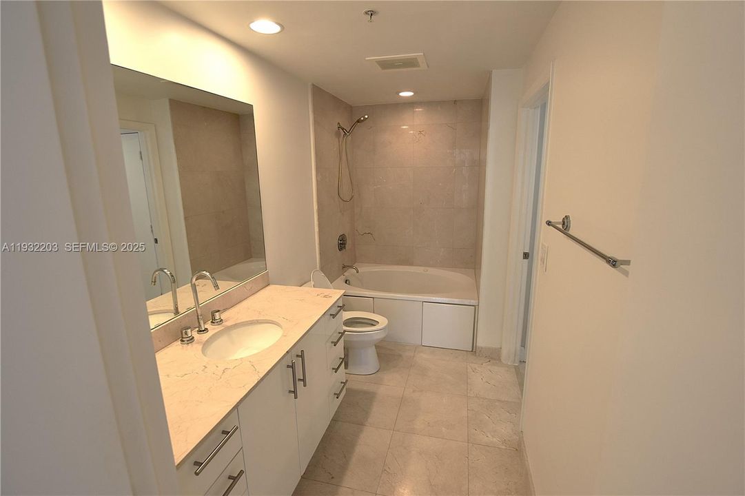 En Venta: $418,000 (1 camas, 1 baños, 755 Pies cuadrados)