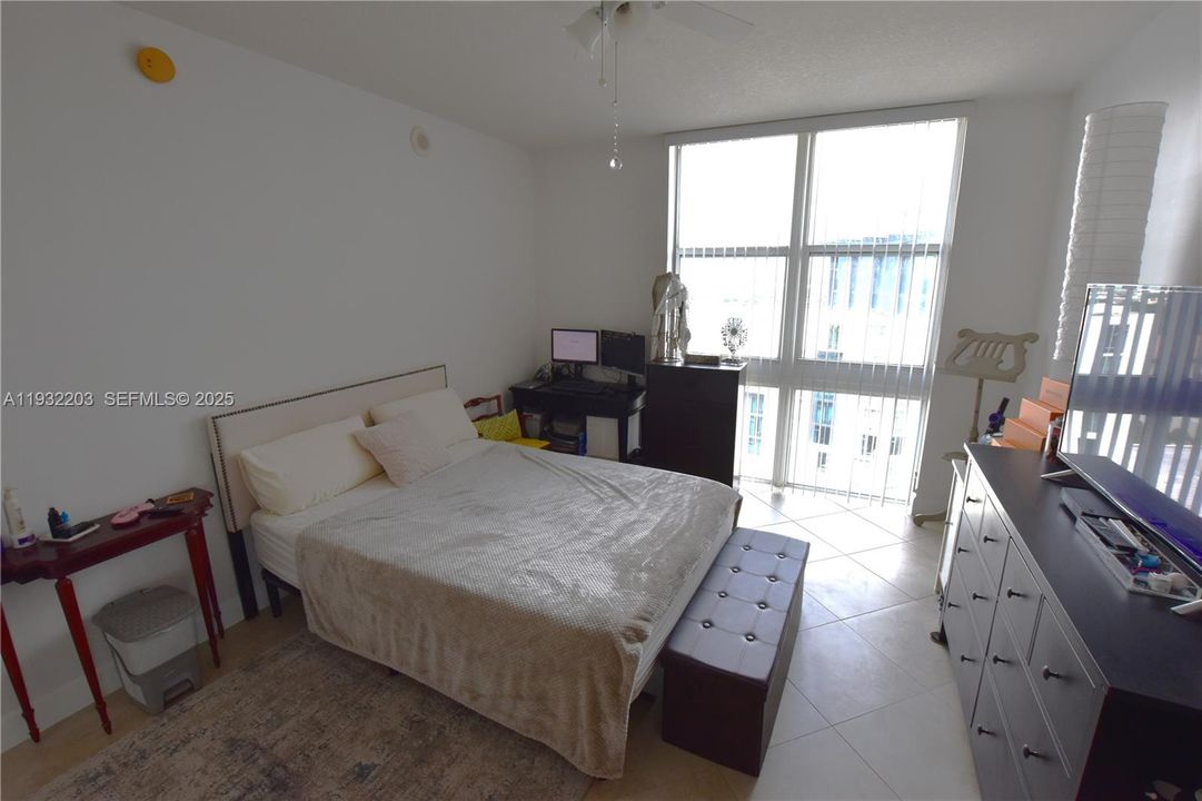 En Venta: $418,000 (1 camas, 1 baños, 755 Pies cuadrados)