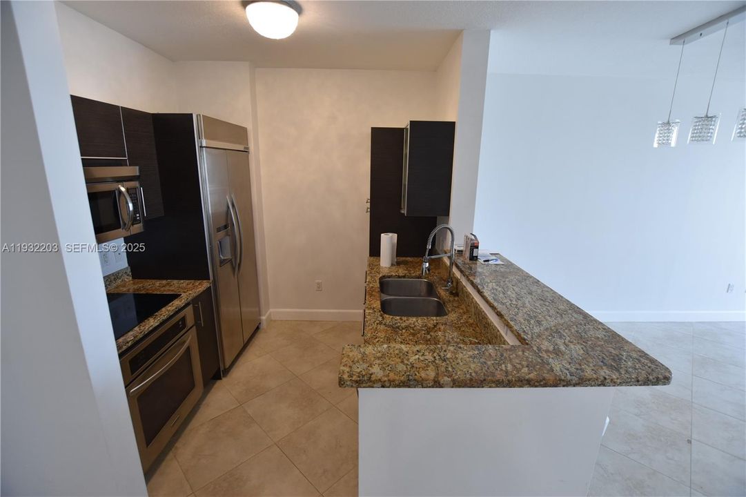 En Venta: $418,000 (1 camas, 1 baños, 755 Pies cuadrados)