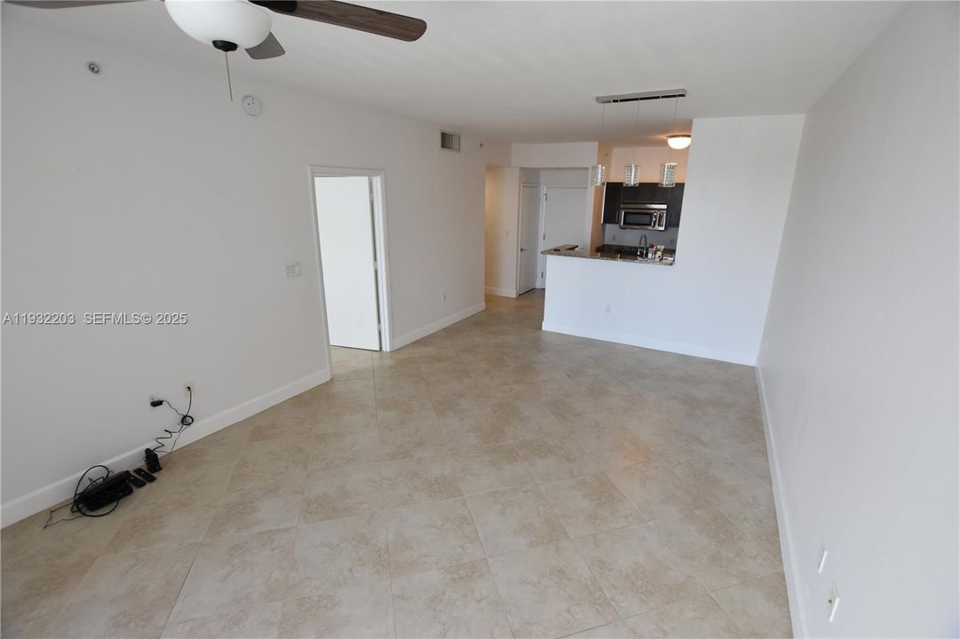 En Venta: $418,000 (1 camas, 1 baños, 755 Pies cuadrados)