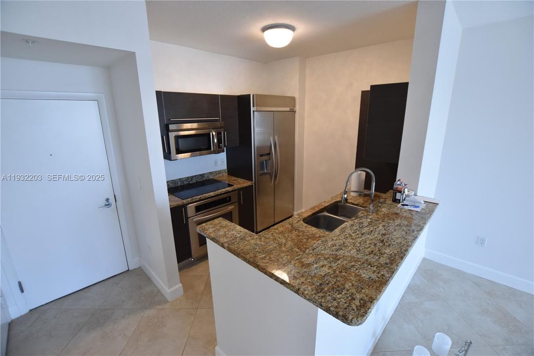 En Venta: $418,000 (1 camas, 1 baños, 755 Pies cuadrados)