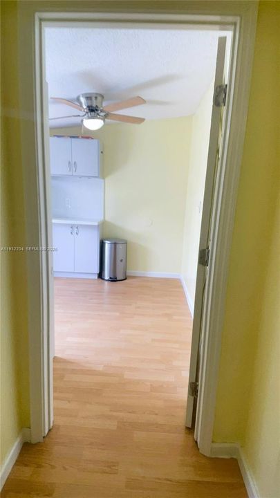 For Rent: $1,400 (1 beds, 1 baths, 400 Square Feet)