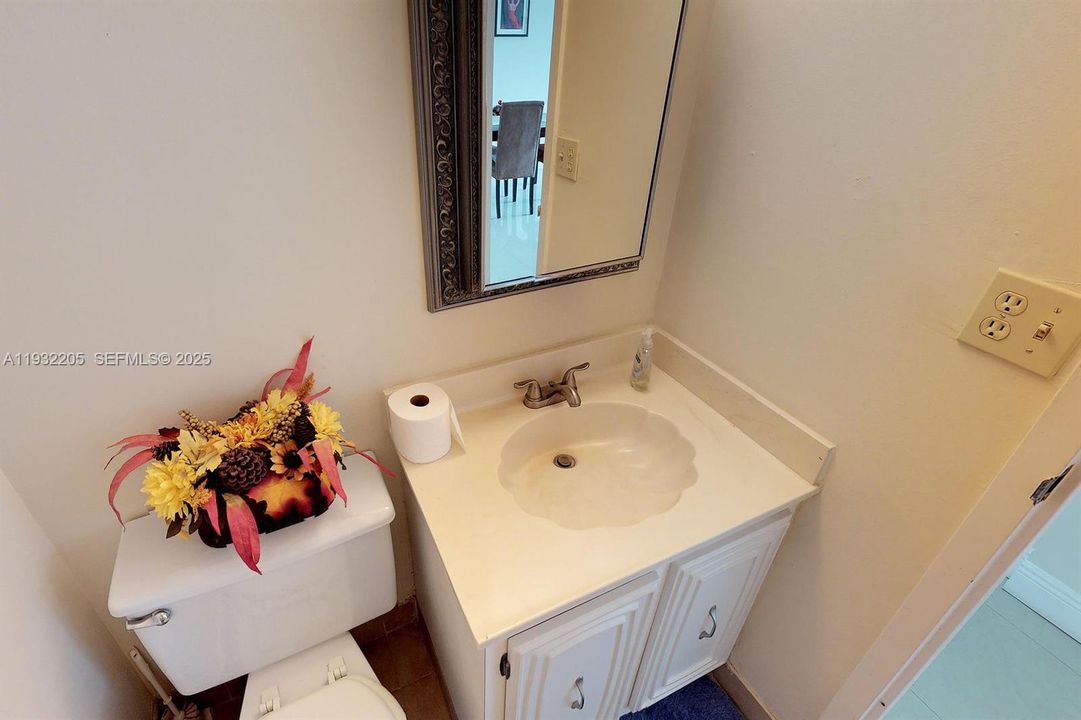 出租: $1,900 (1 贝兹, 1 浴室, 1075 平方英尺)