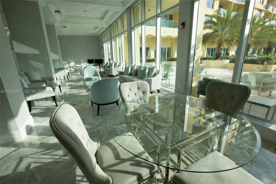 出租: $2,650 (1 贝兹, 1 浴室, 745 平方英尺)