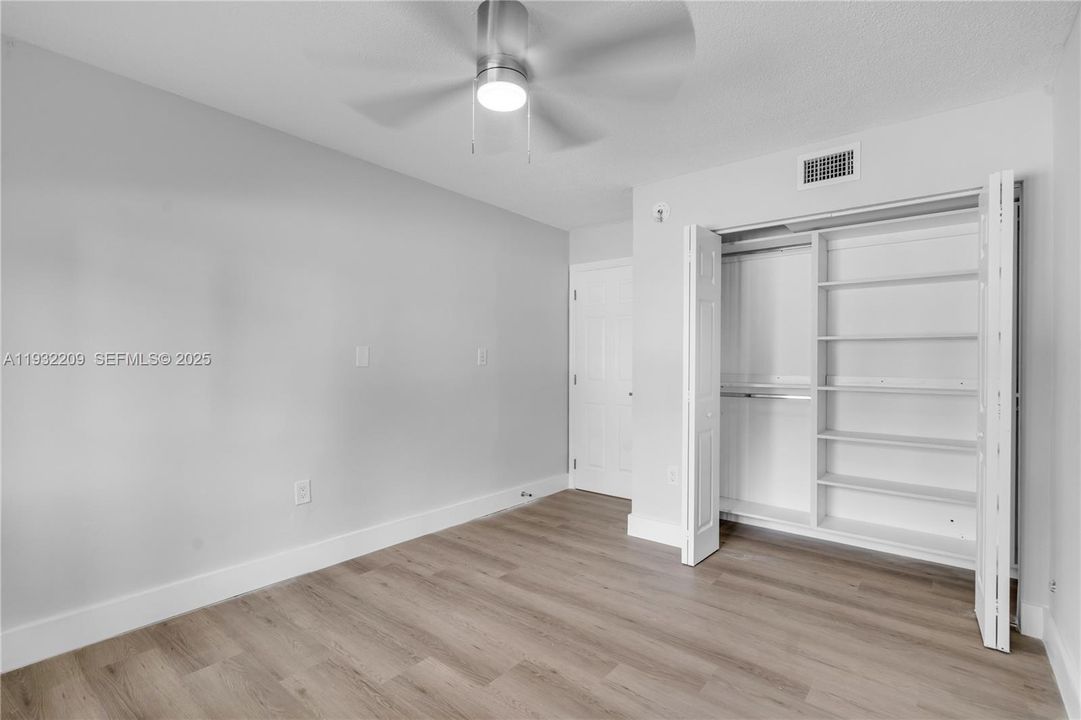 出租: $2,600 (2 贝兹, 2 浴室, 700 平方英尺)