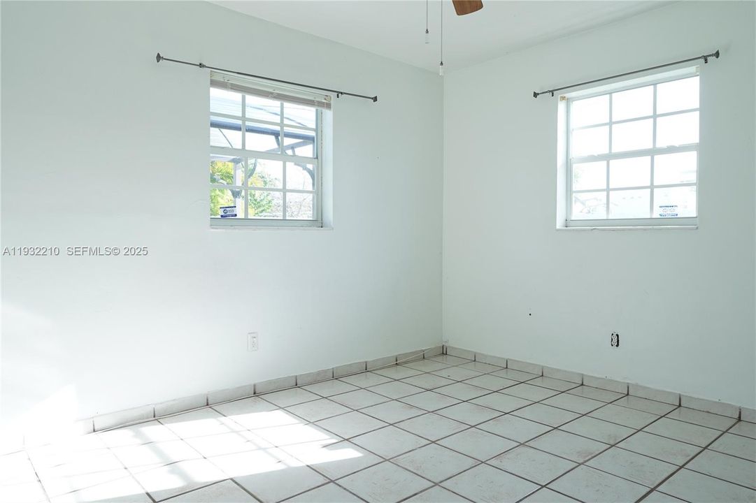 En Venta: $580,000 (3 camas, 1 baños, 888 Pies cuadrados)