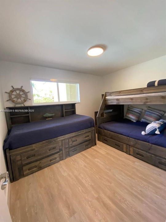 出租: $2,500 (2 贝兹, 2 浴室, 970 平方英尺)