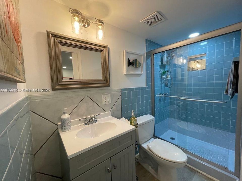 出租: $2,500 (2 贝兹, 2 浴室, 970 平方英尺)