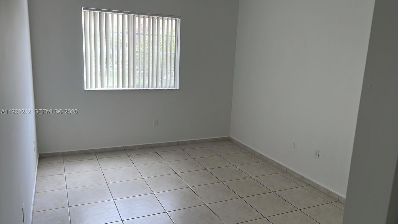 For Rent: $2,500 (2 beds, 2 baths, 870 Square Feet)