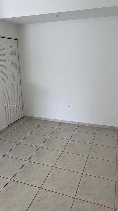 For Rent: $2,500 (2 beds, 2 baths, 870 Square Feet)