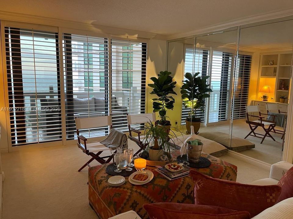 For Sale: $1,550,000 (2 beds, 2 baths, 1409 Square Feet)