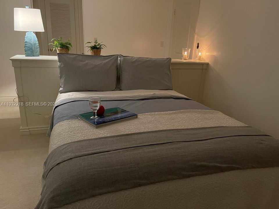 For Sale: $1,550,000 (2 beds, 2 baths, 1409 Square Feet)