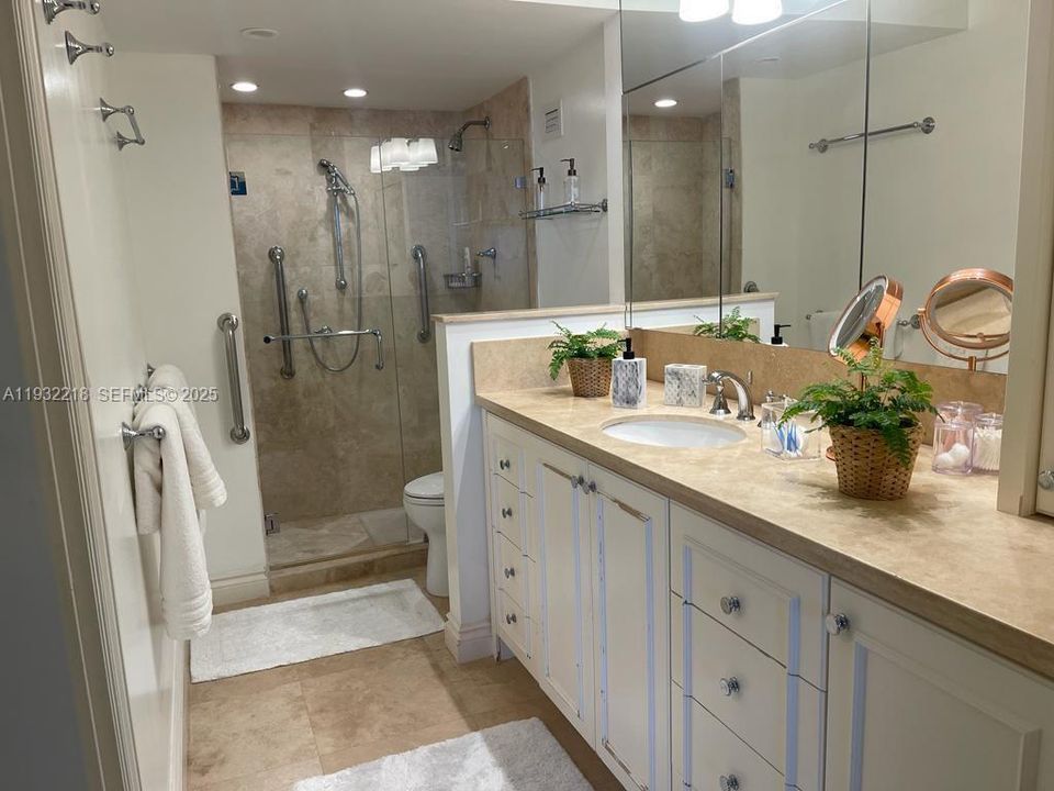 For Sale: $1,550,000 (2 beds, 2 baths, 1409 Square Feet)