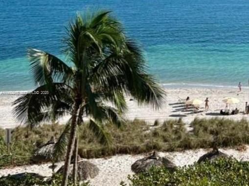 For Sale: $1,550,000 (2 beds, 2 baths, 1409 Square Feet)