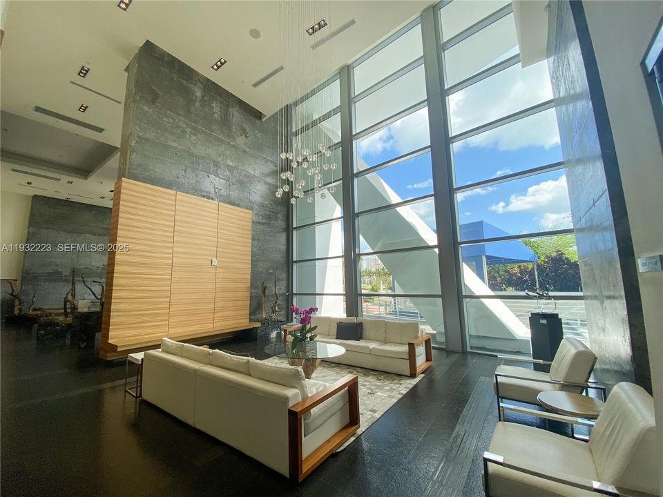 出租: $4,250 (2 贝兹, 2 浴室, 1220 平方英尺)