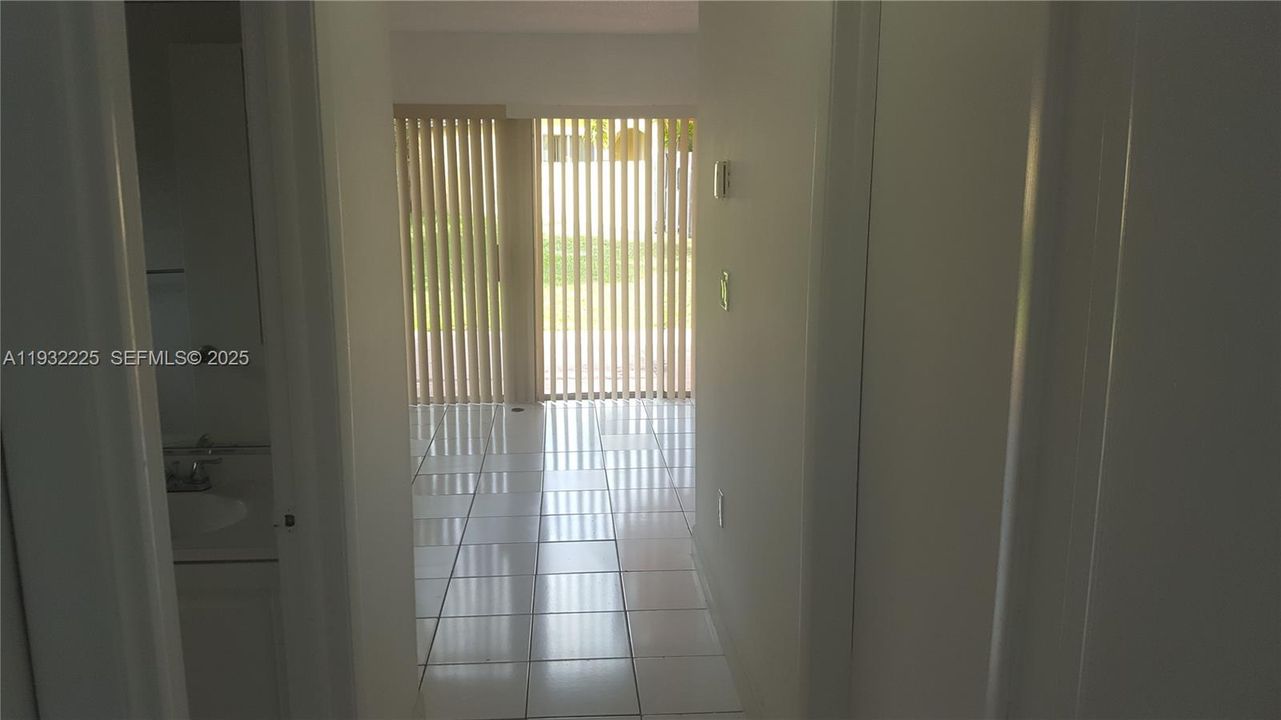 For Rent: $3,200 (4 beds, 3 baths, 1729 Square Feet)