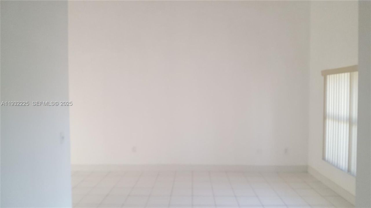 For Rent: $3,200 (4 beds, 3 baths, 1729 Square Feet)