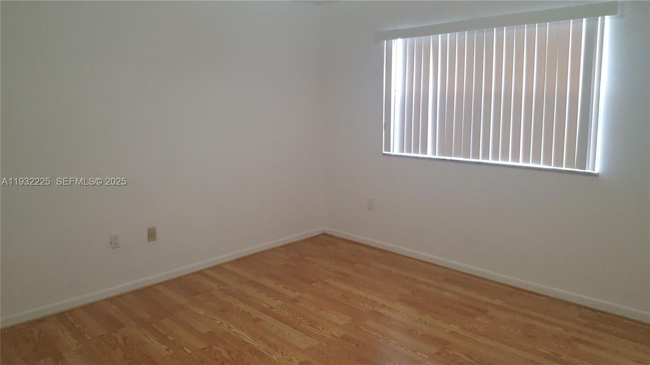 For Rent: $3,200 (4 beds, 3 baths, 1729 Square Feet)