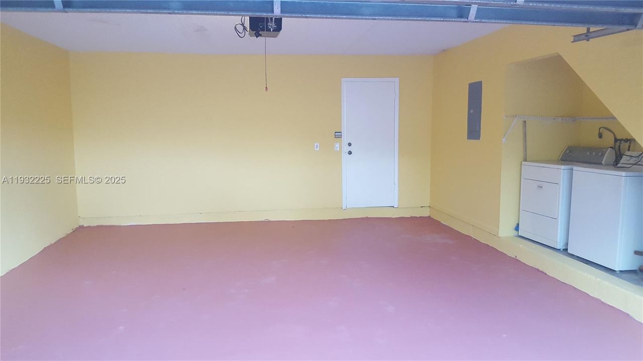 For Rent: $3,200 (4 beds, 3 baths, 1729 Square Feet)