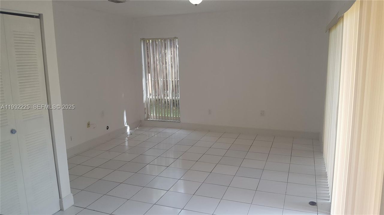 For Rent: $3,200 (4 beds, 3 baths, 1729 Square Feet)