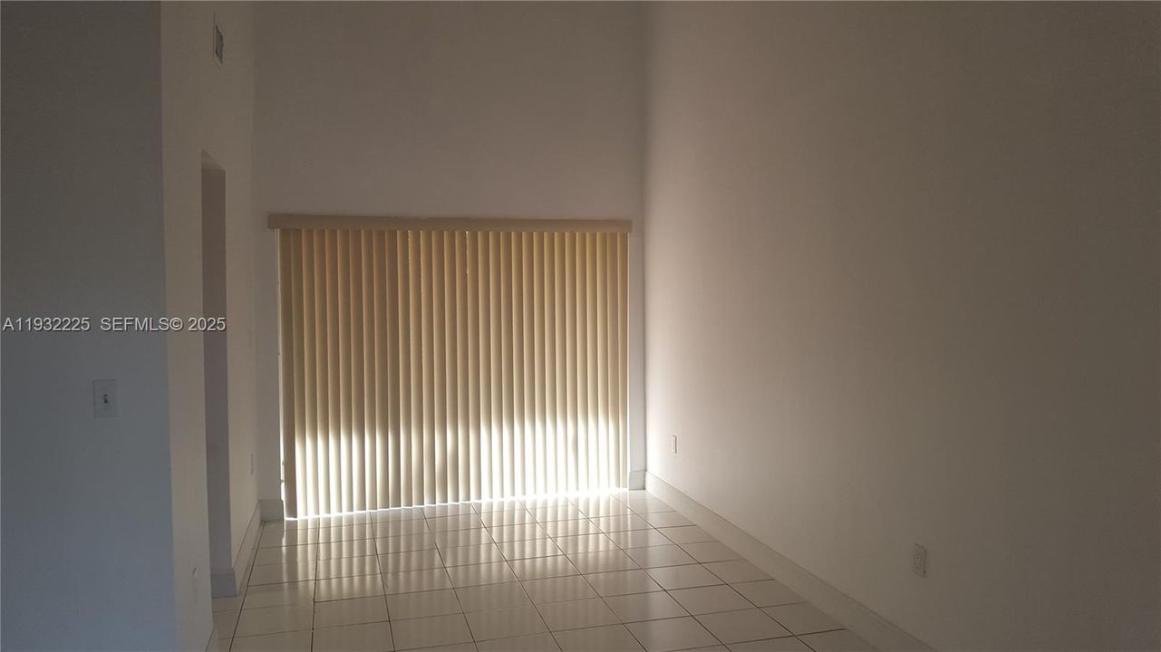 For Rent: $3,200 (4 beds, 3 baths, 1729 Square Feet)