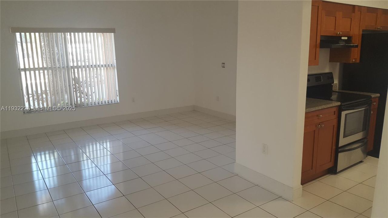 For Rent: $3,200 (4 beds, 3 baths, 1729 Square Feet)