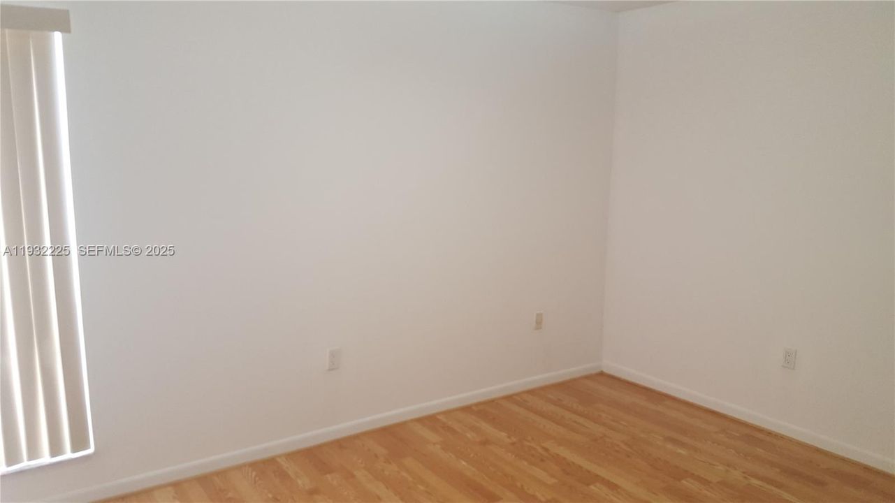 For Rent: $3,200 (4 beds, 3 baths, 1729 Square Feet)