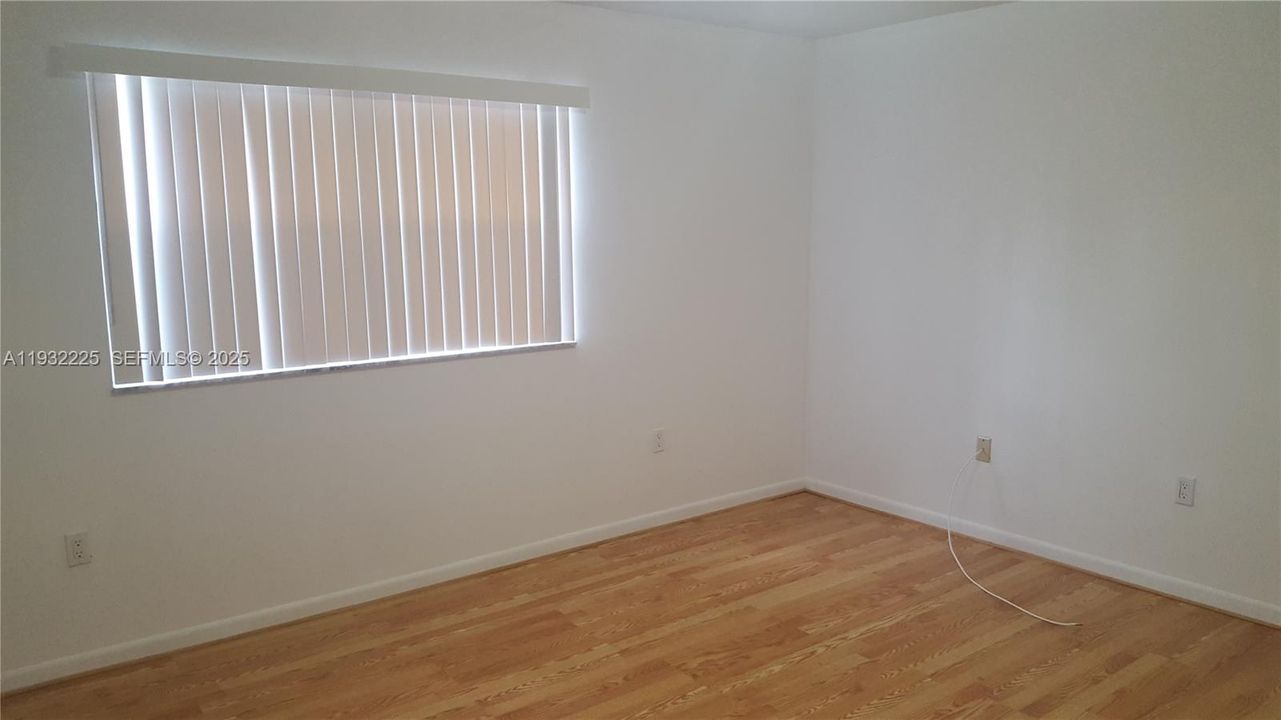 For Rent: $3,200 (4 beds, 3 baths, 1729 Square Feet)