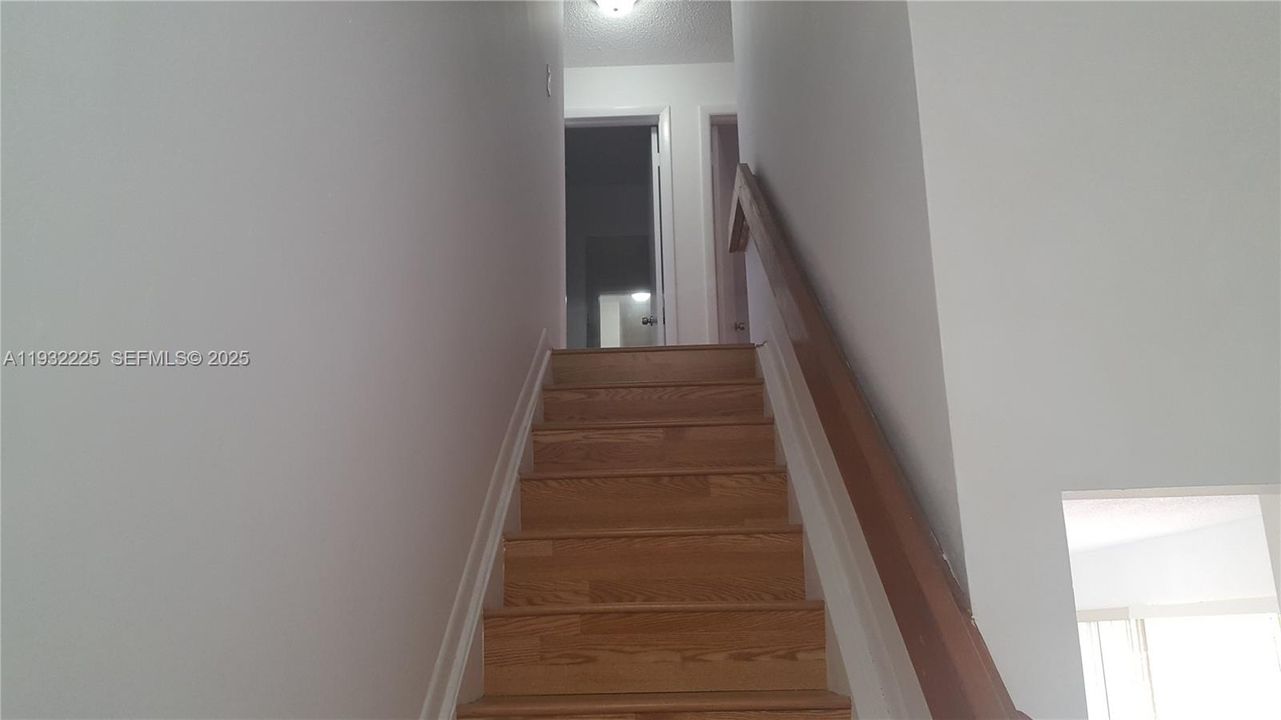 For Rent: $3,200 (4 beds, 3 baths, 1729 Square Feet)