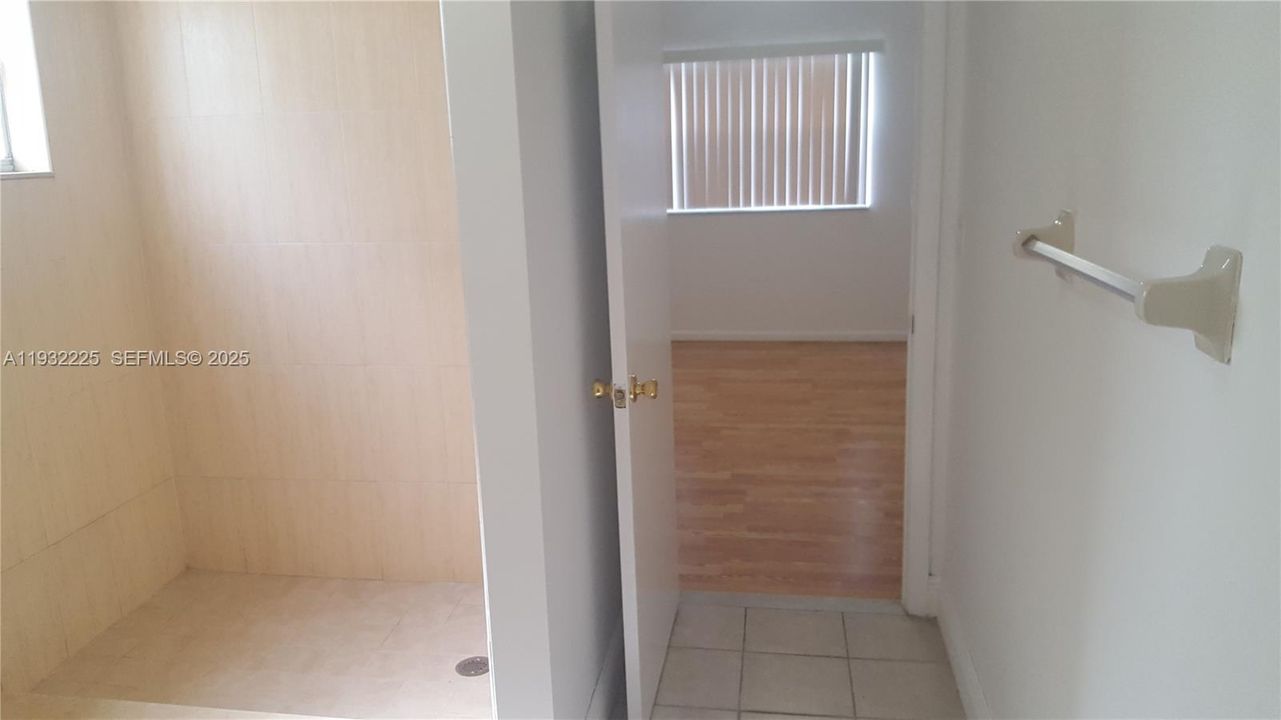 For Rent: $3,200 (4 beds, 3 baths, 1729 Square Feet)