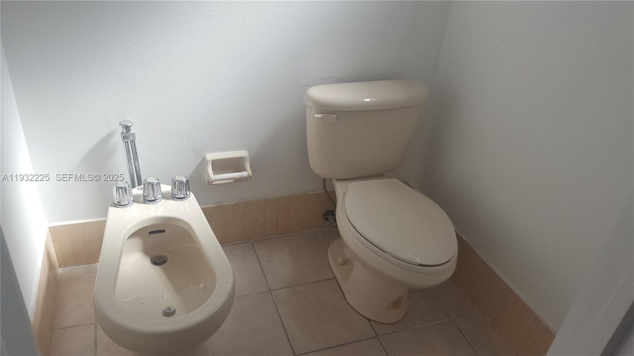 For Rent: $3,200 (4 beds, 3 baths, 1729 Square Feet)