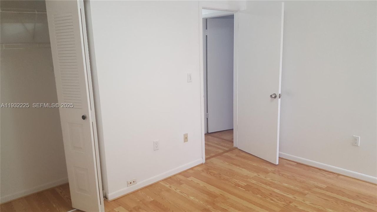 For Rent: $3,200 (4 beds, 3 baths, 1729 Square Feet)