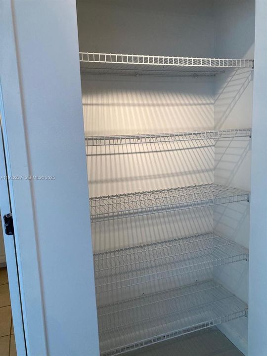 На продажу: $395,000 (1 спален, 1 ванн, 707 Квадратных фут)