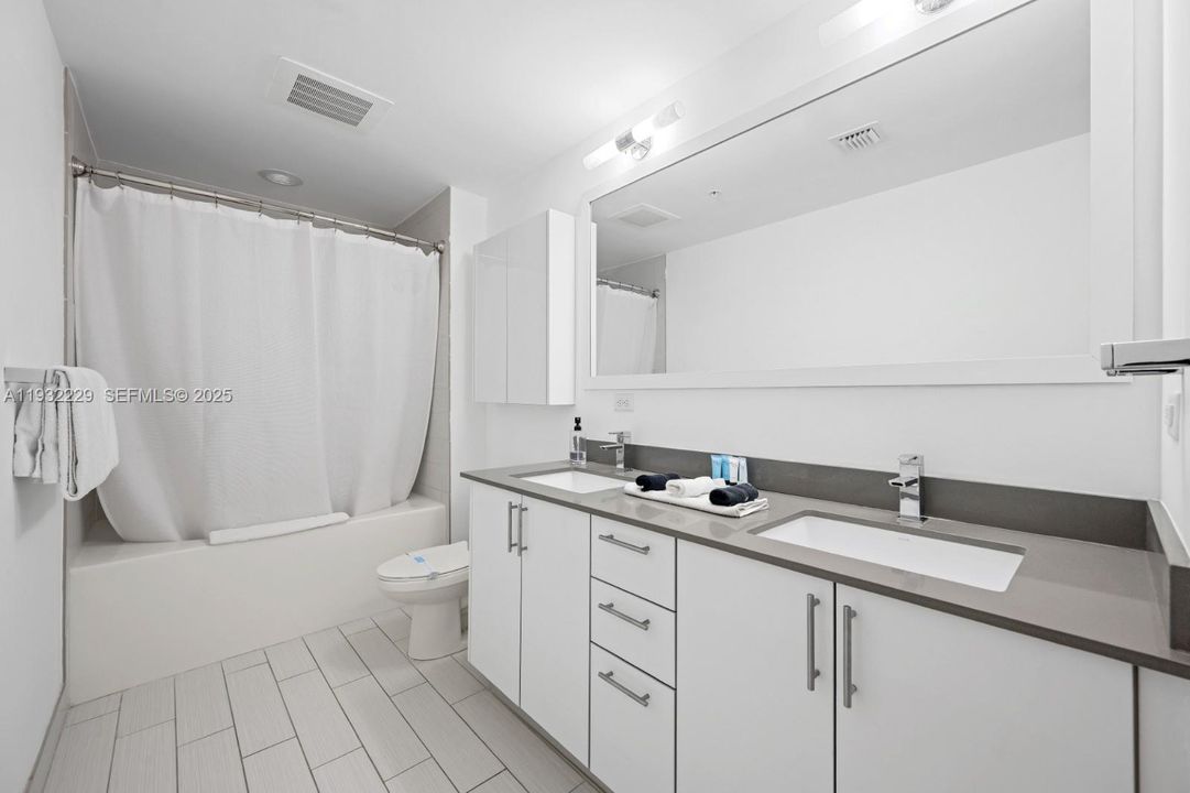 For Sale: $757,000 (2 beds, 2 baths, 1064 Square Feet)