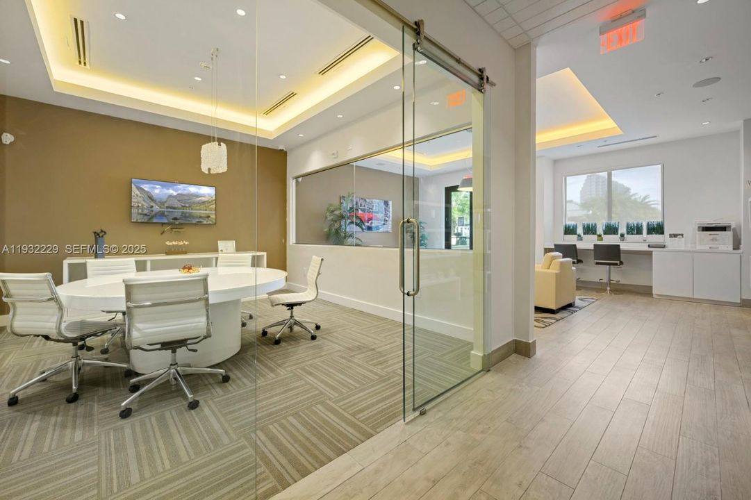 For Sale: $757,000 (2 beds, 2 baths, 1064 Square Feet)