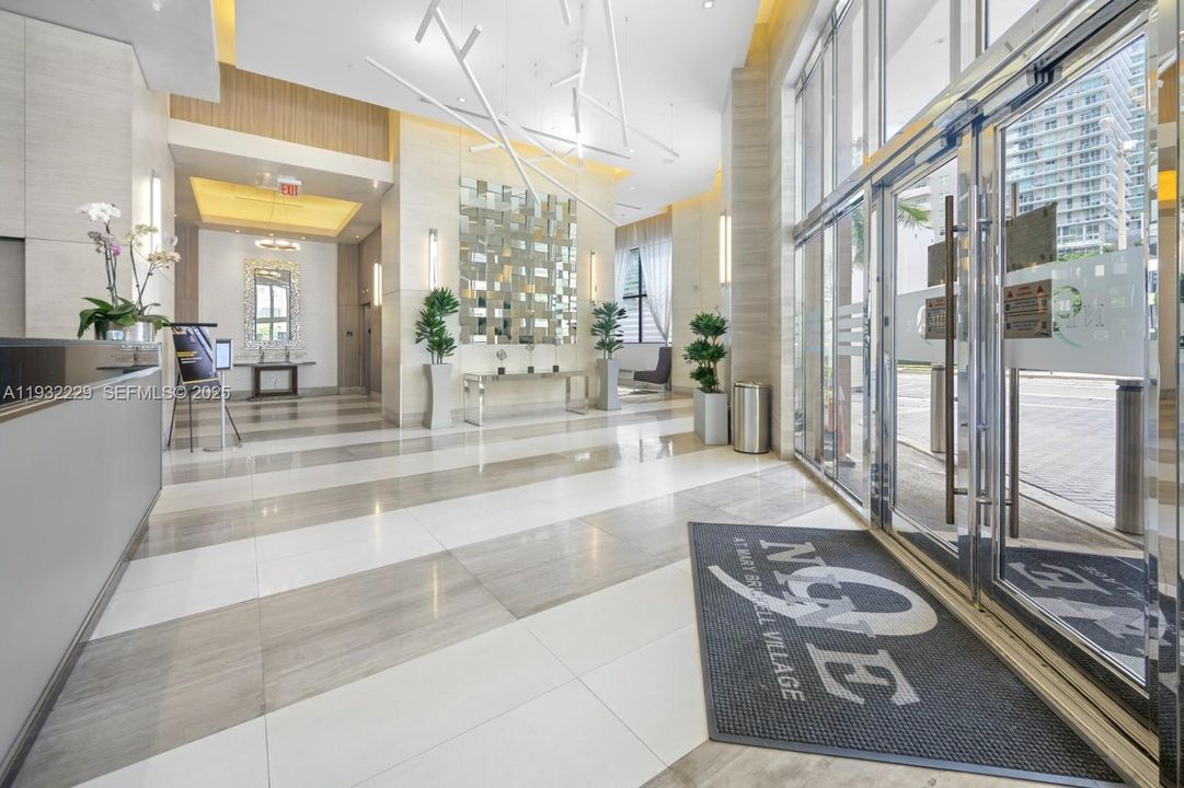 For Sale: $757,000 (2 beds, 2 baths, 1064 Square Feet)