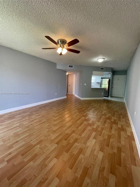 В аренду: $1,950 (1 спален, 1 ванн, 810 Квадратных фут)