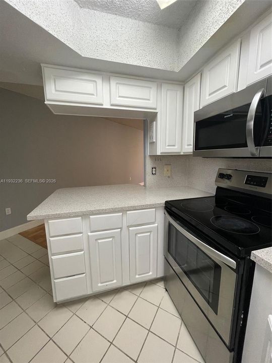 В аренду: $1,950 (1 спален, 1 ванн, 810 Квадратных фут)