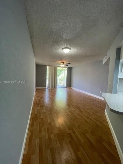 В аренду: $1,950 (1 спален, 1 ванн, 810 Квадратных фут)