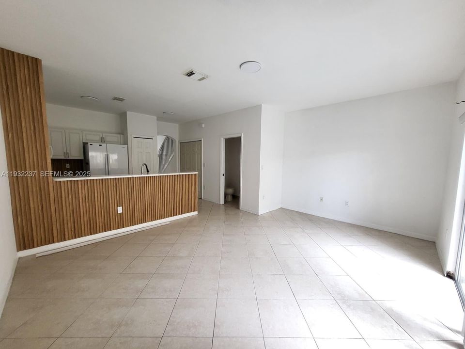 For Rent: $3,100 (3 beds, 2 baths, 1589 Square Feet)