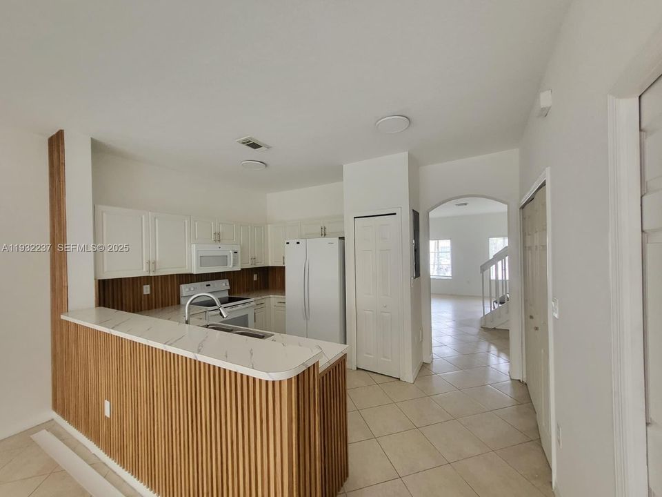 For Rent: $3,100 (3 beds, 2 baths, 1589 Square Feet)