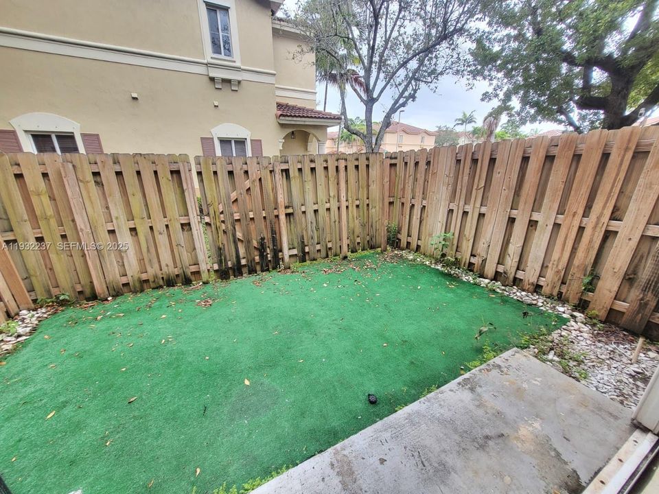For Rent: $3,100 (3 beds, 2 baths, 1589 Square Feet)