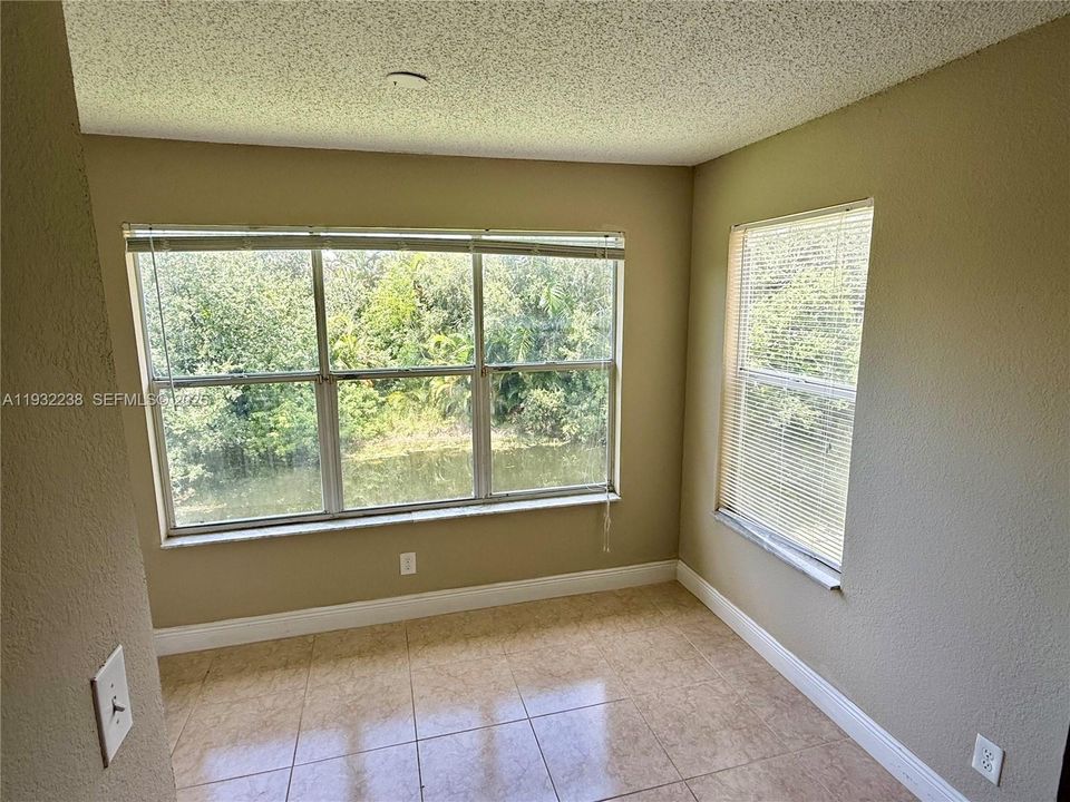 En Venta: $259,000 (2 camas, 1 baños, 965 Pies cuadrados)