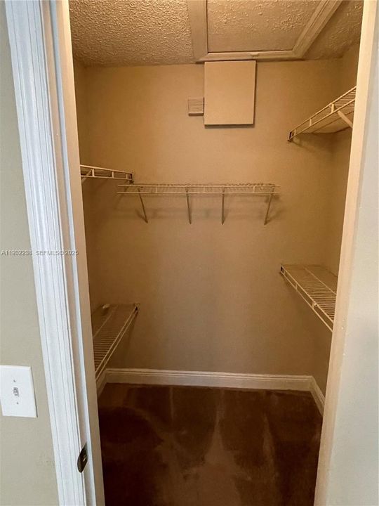 En Venta: $259,000 (2 camas, 1 baños, 965 Pies cuadrados)